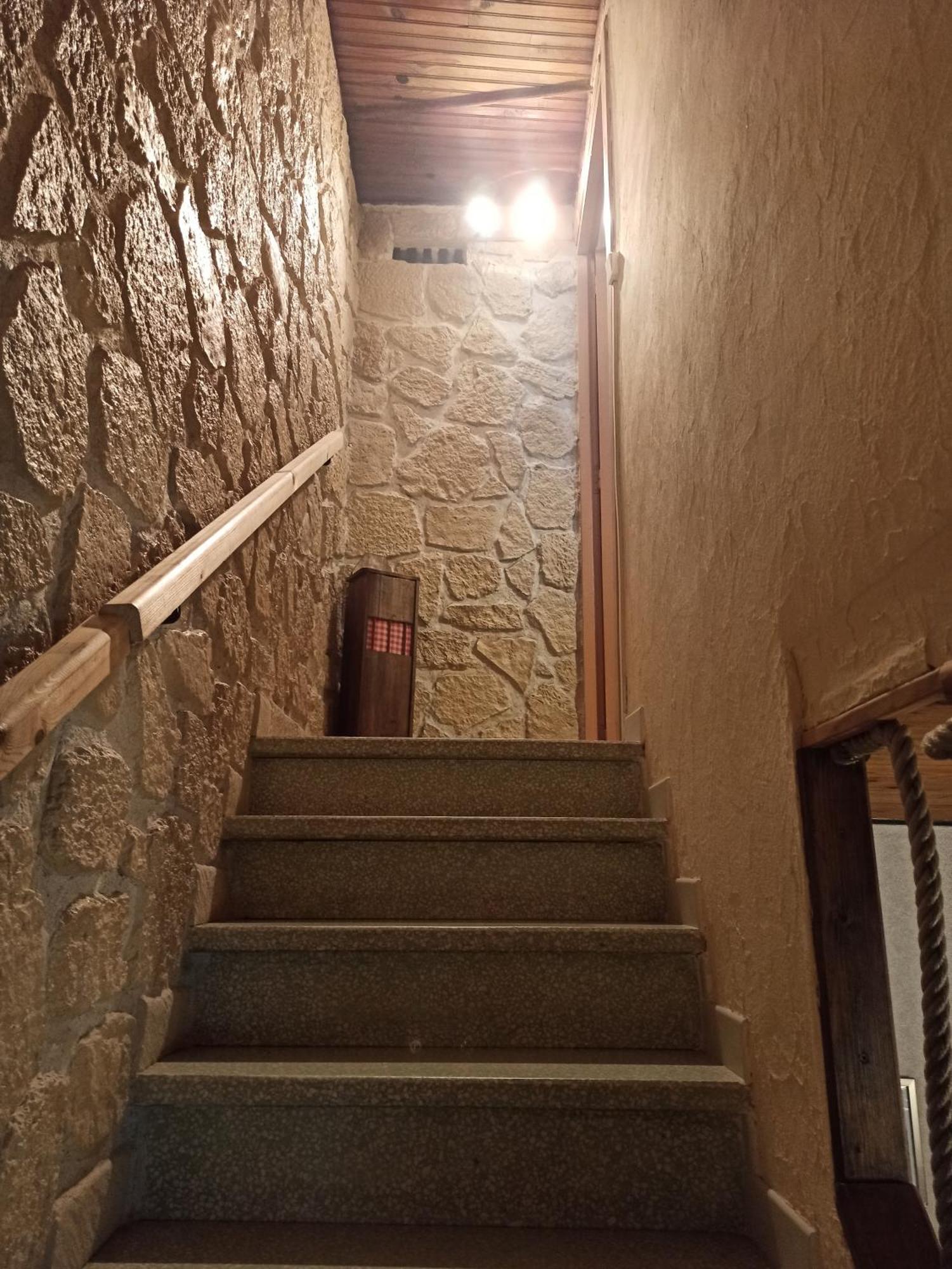 Maison Familiale Centenaire De Vigneron Montescot ภายนอก รูปภาพ
